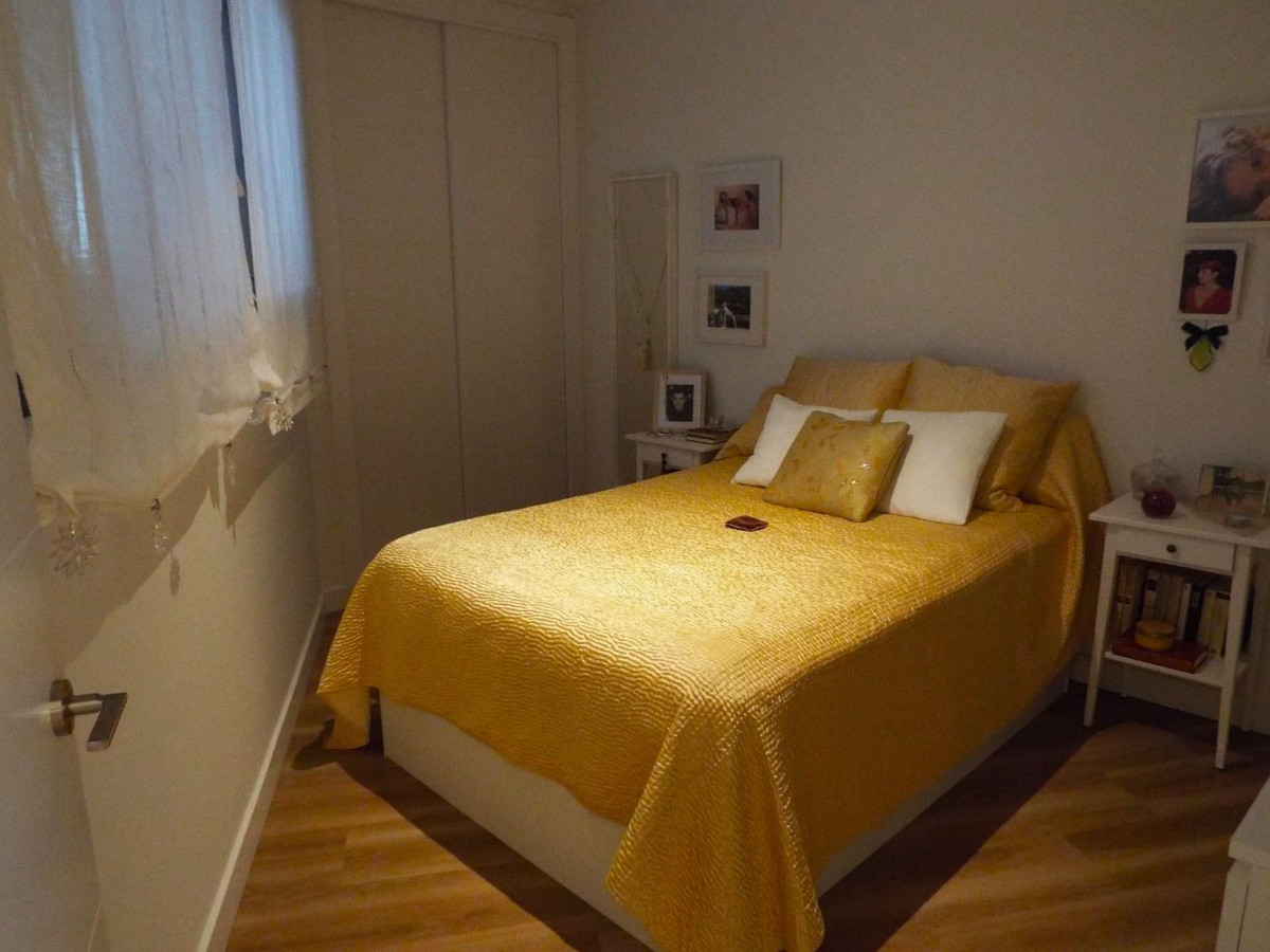 1 Bed Apartment for sale in Estepona Costa Del Sol, Málaga, Spain