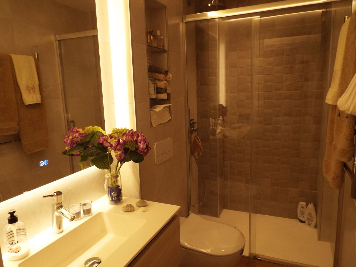 1 Bed Apartment for sale in Estepona Costa Del Sol, Málaga, Spain