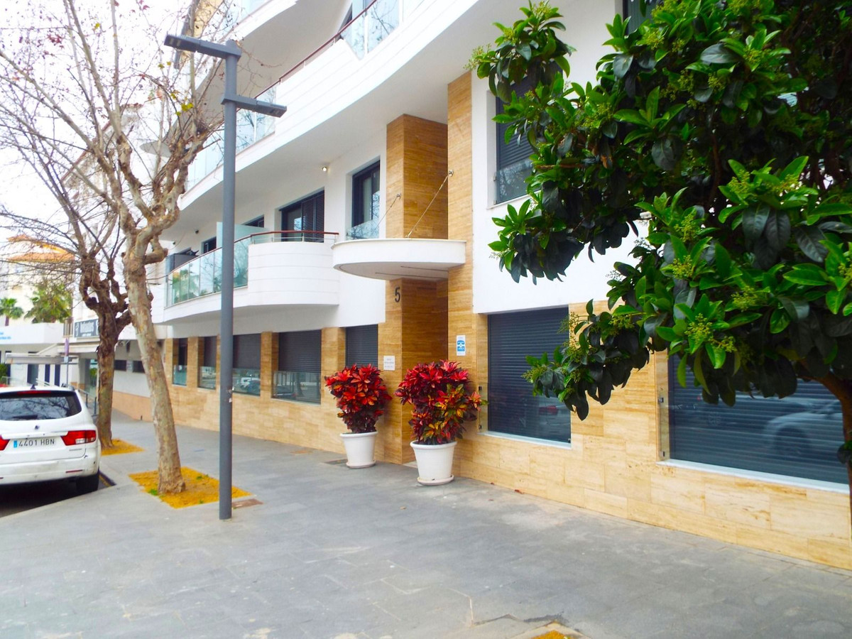1 Bed Apartment for sale in Estepona Costa Del Sol, Málaga, Spain
