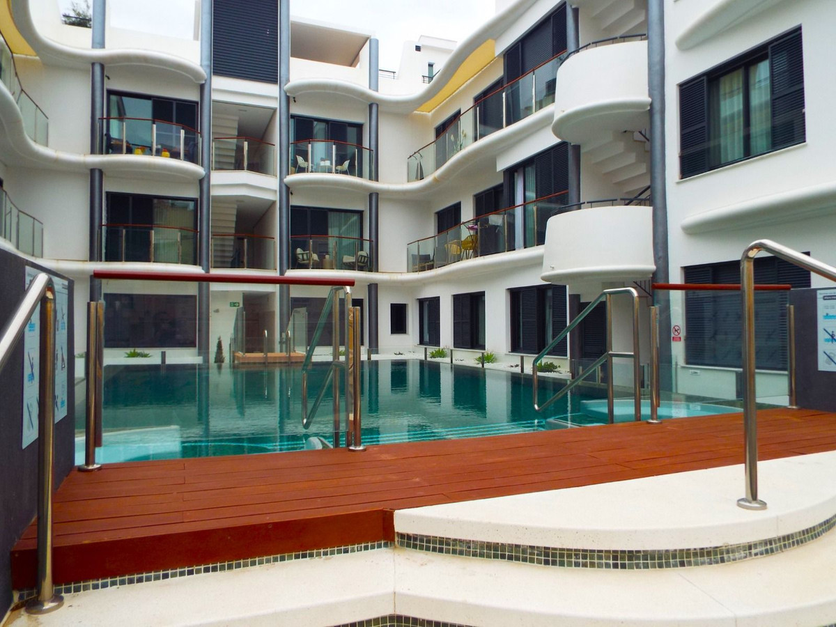 1 Bed Apartment for sale in Estepona Costa Del Sol, Málaga, Spain