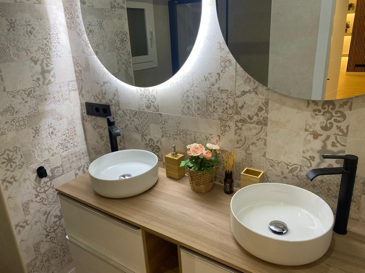 Se vende Apartamento Planta Media de 4 dormitorios en Costa Del Sol, Málaga, España