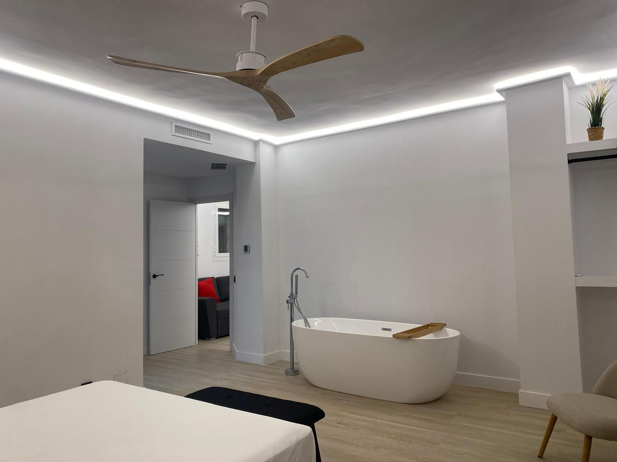 Se vende Apartamento Planta Media de 4 dormitorios en Costa Del Sol, Málaga, España