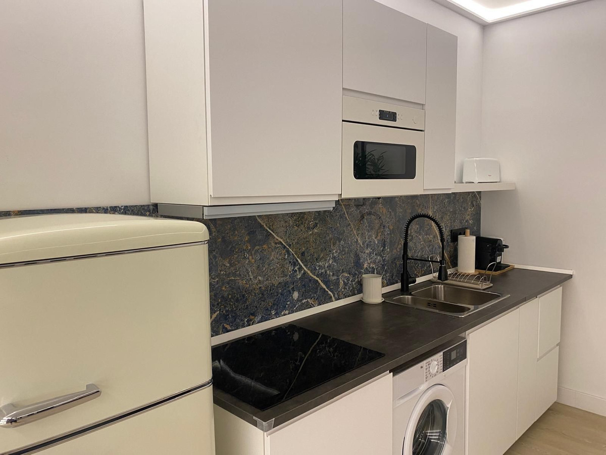 Se vende Apartamento Planta Media de 4 dormitorios en Costa Del Sol, Málaga, España