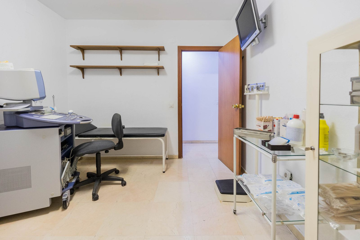 Se vende Apartamento Planta Media de 3 dormitorios en Costa Del Sol, Málaga, España