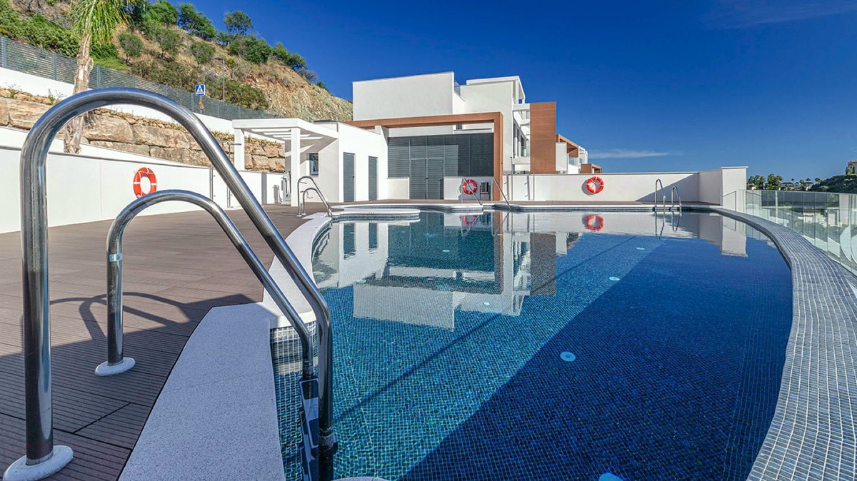 3 Bed Apartment for sale in La Quinta Costa Del Sol, Málaga, Spain