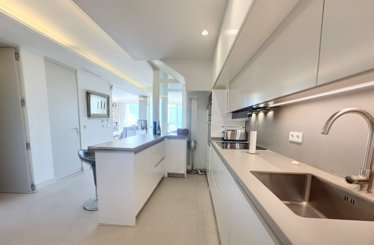 3 Bed Apartment for sale in Estepona Costa Del Sol, Málaga, Spain