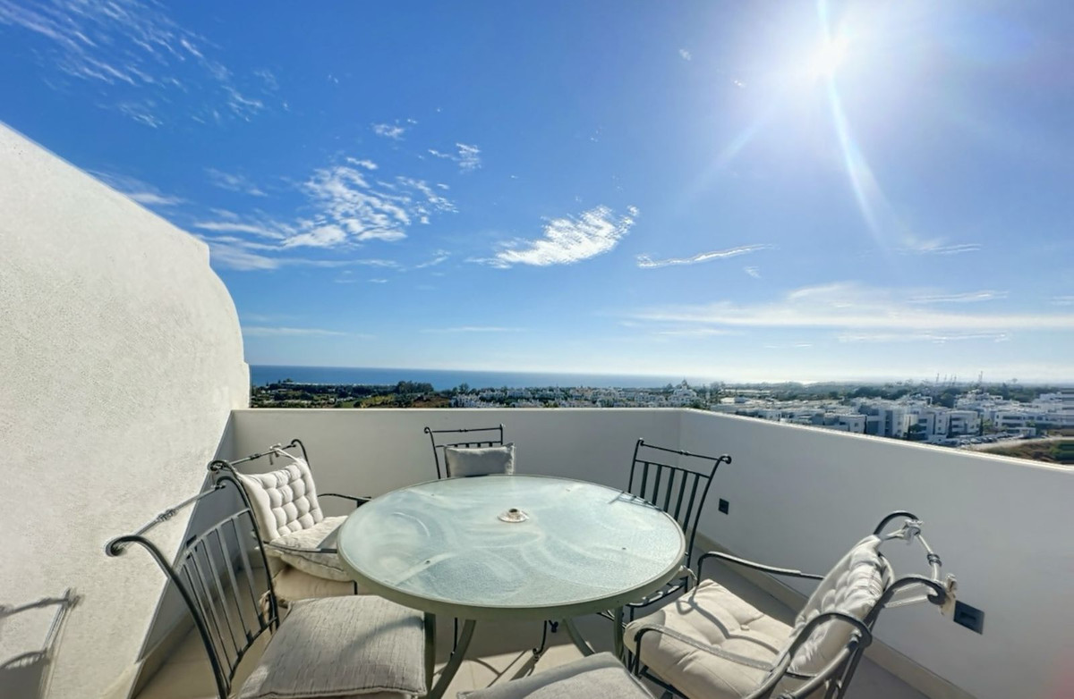 3 Bed Apartment for sale in Estepona Costa Del Sol, Málaga, Spain