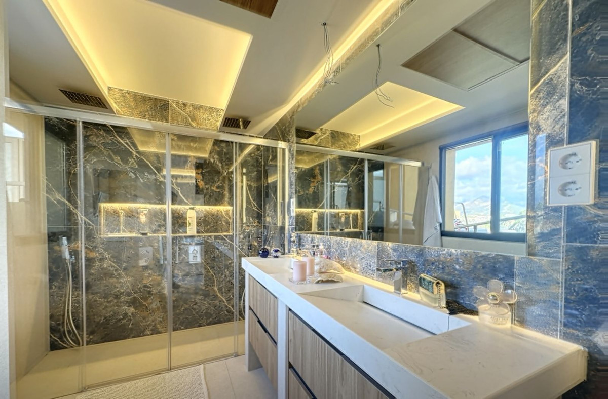 3 Bed Apartment for sale in Estepona Costa Del Sol, Málaga, Spain
