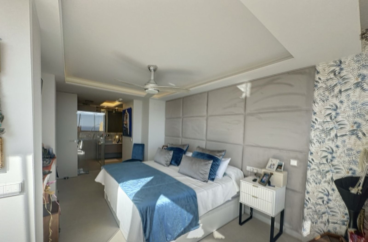 3 Bed Apartment for sale in Estepona Costa Del Sol, Málaga, Spain