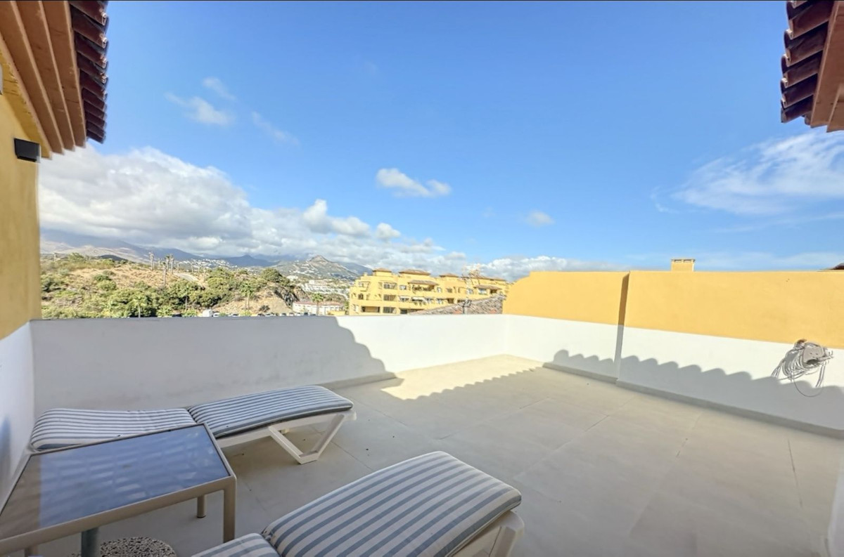 3 Bed Apartment for sale in Estepona Costa Del Sol, Málaga, Spain