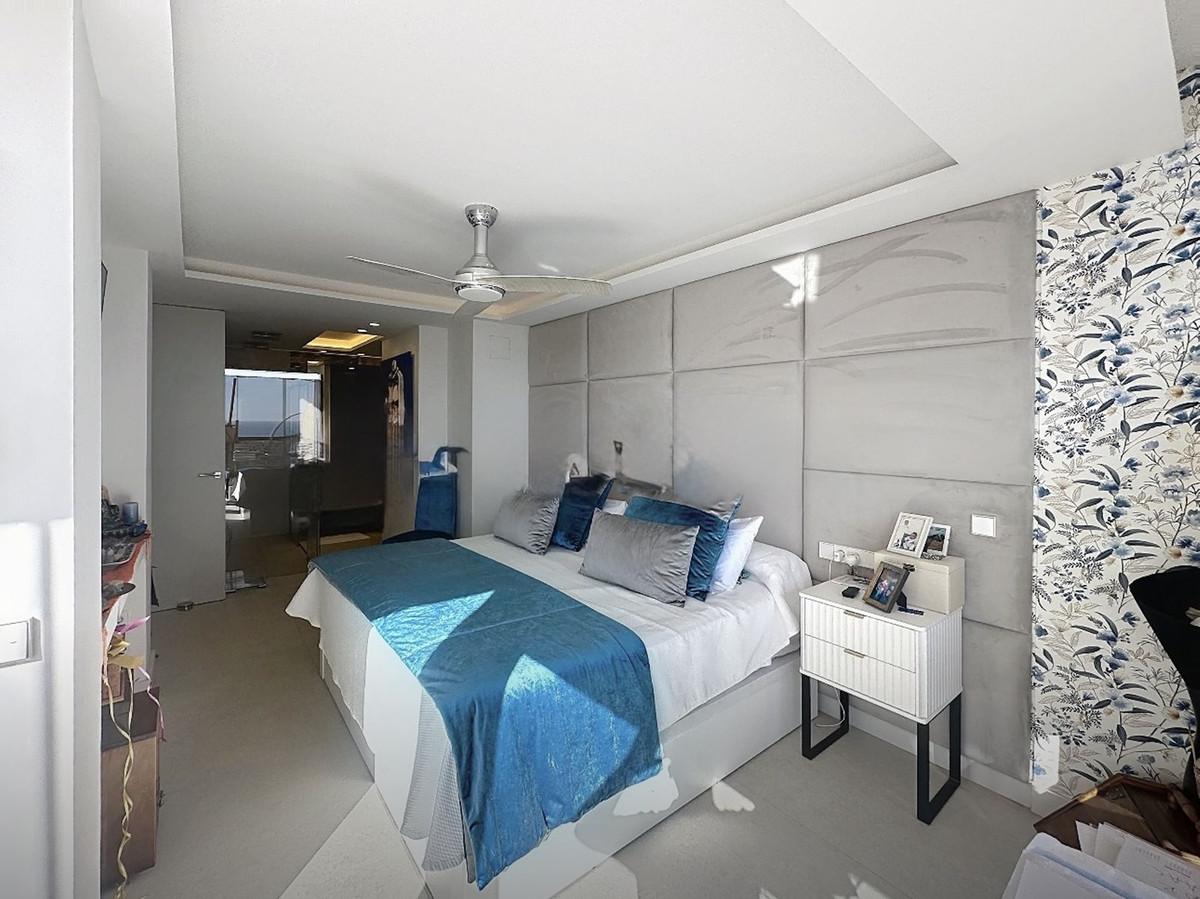 3 Bed Apartment for sale in Estepona Costa Del Sol, Málaga, Spain