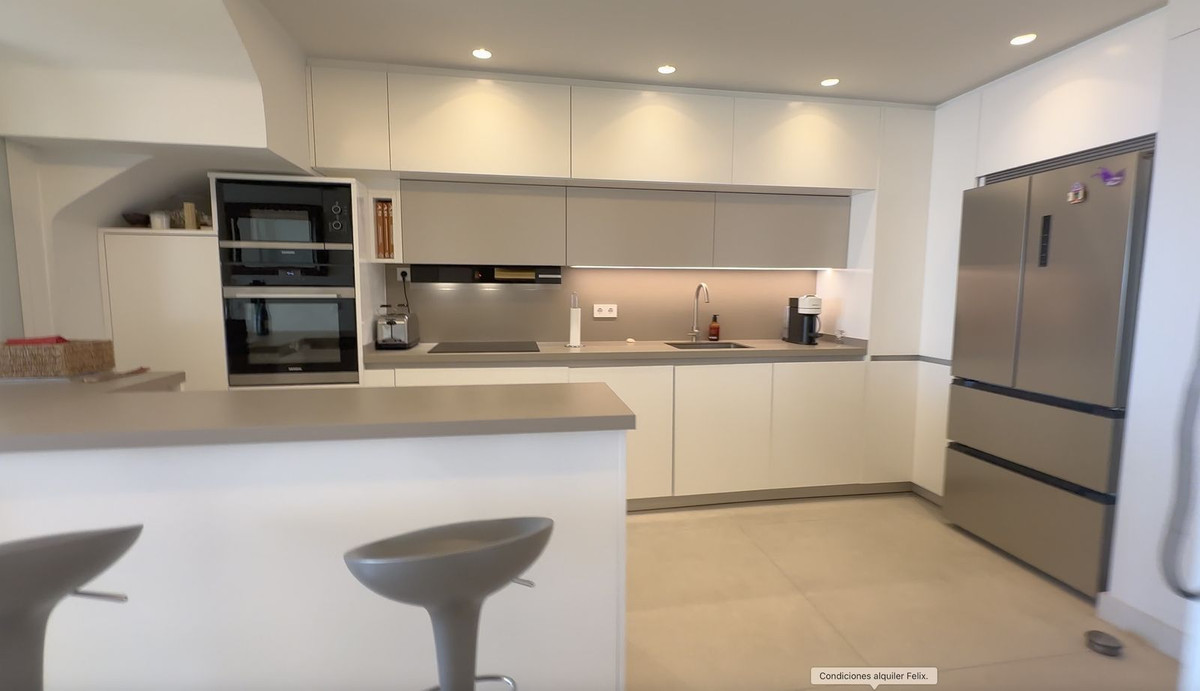 3 Bed Apartment for sale in Estepona Costa Del Sol, Málaga, Spain