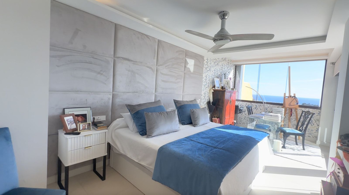 3 Bed Apartment for sale in Estepona Costa Del Sol, Málaga, Spain