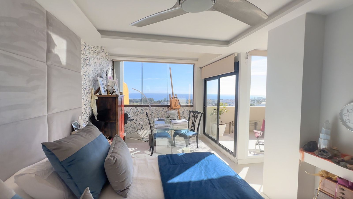 3 Bed Apartment for sale in Estepona Costa Del Sol, Málaga, Spain