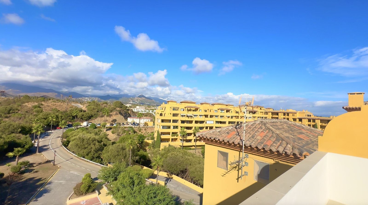 3 Bed Apartment for sale in Estepona Costa Del Sol, Málaga, Spain