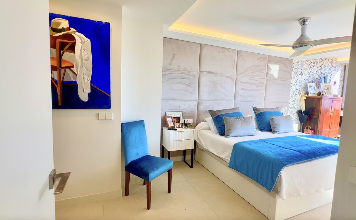 3 Bed Apartment for sale in Estepona Costa Del Sol, Málaga, Spain