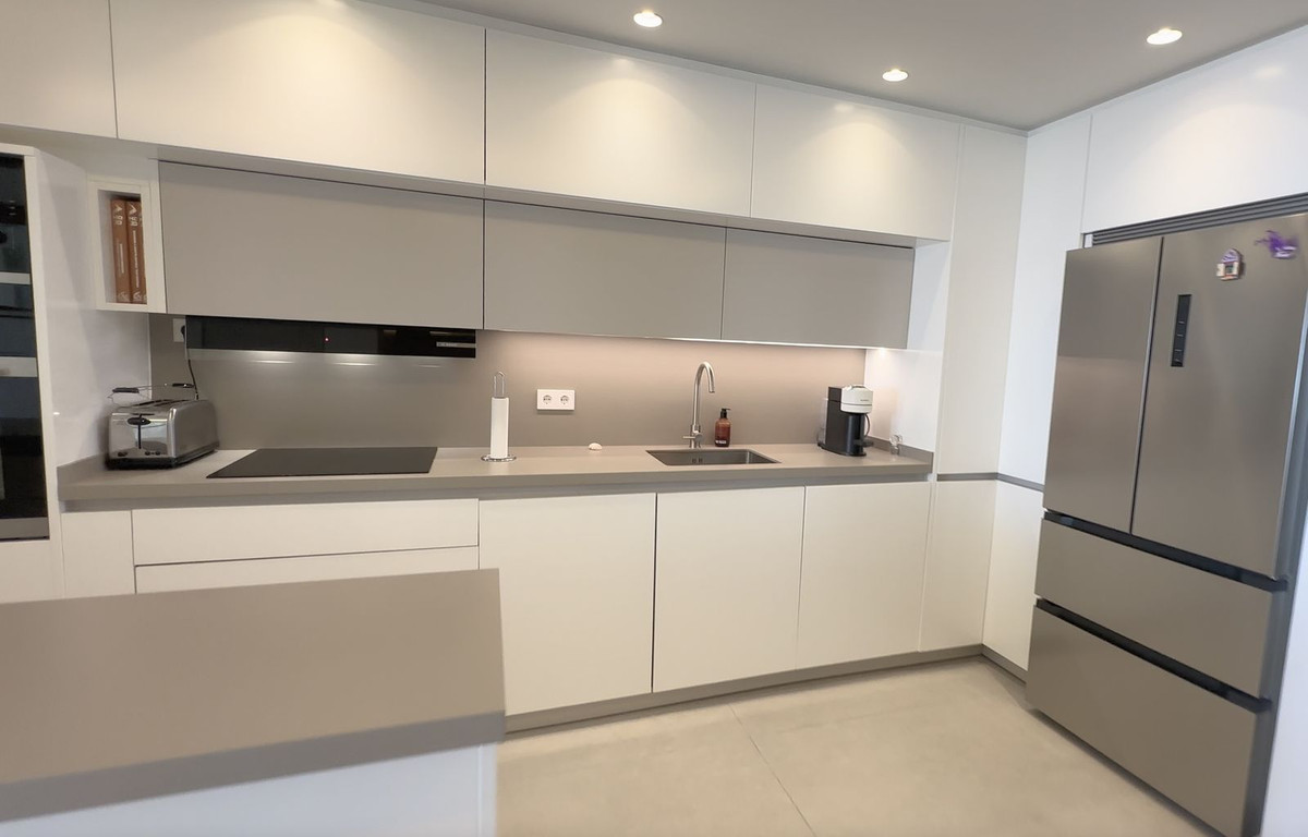3 Bed Apartment for sale in Estepona Costa Del Sol, Málaga, Spain