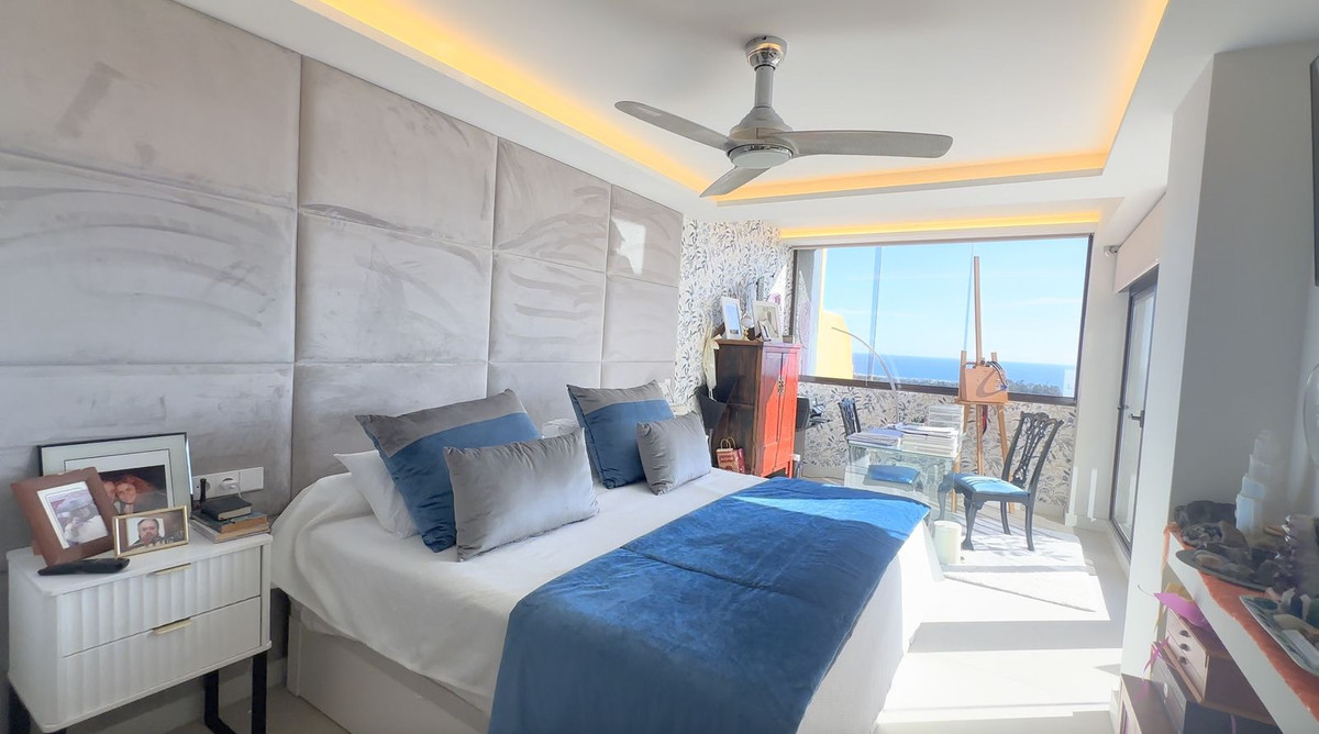 3 Bed Apartment for sale in Estepona Costa Del Sol, Málaga, Spain