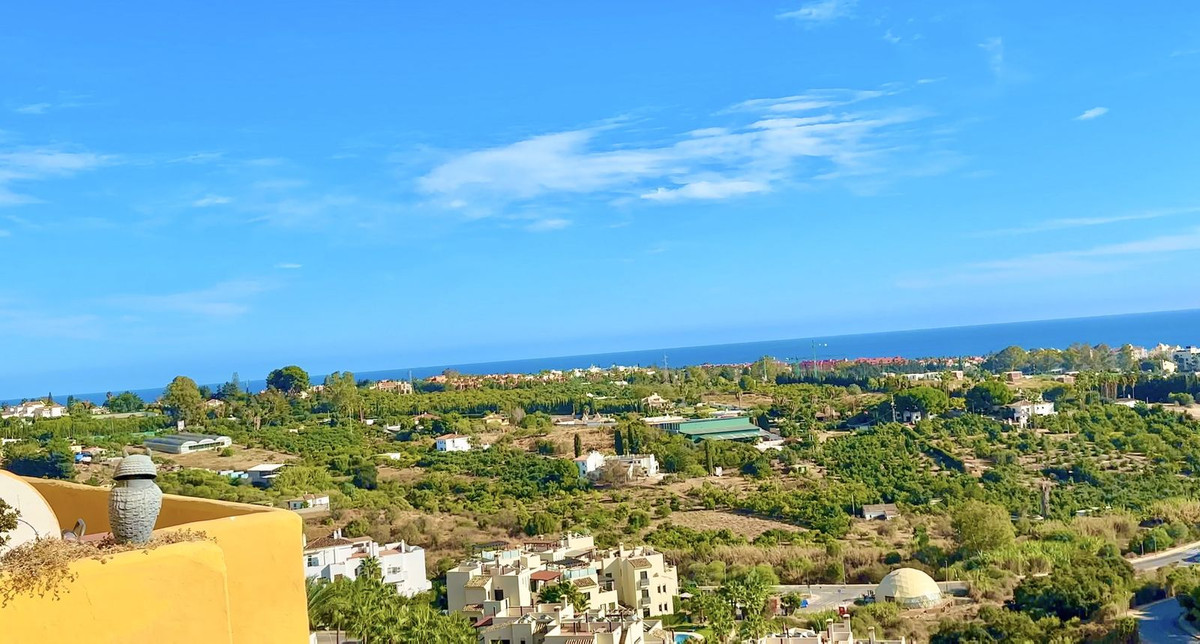3 Bed Apartment for sale in Estepona Costa Del Sol, Málaga, Spain