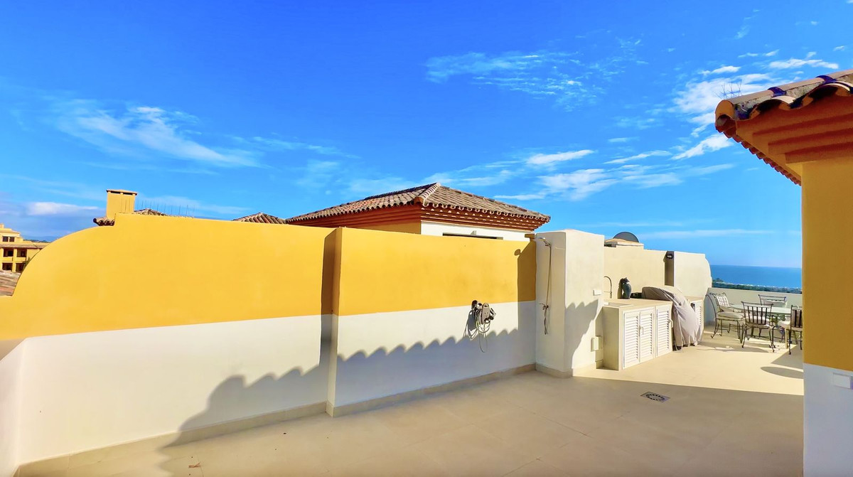3 Bed Apartment for sale in Estepona Costa Del Sol, Málaga, Spain