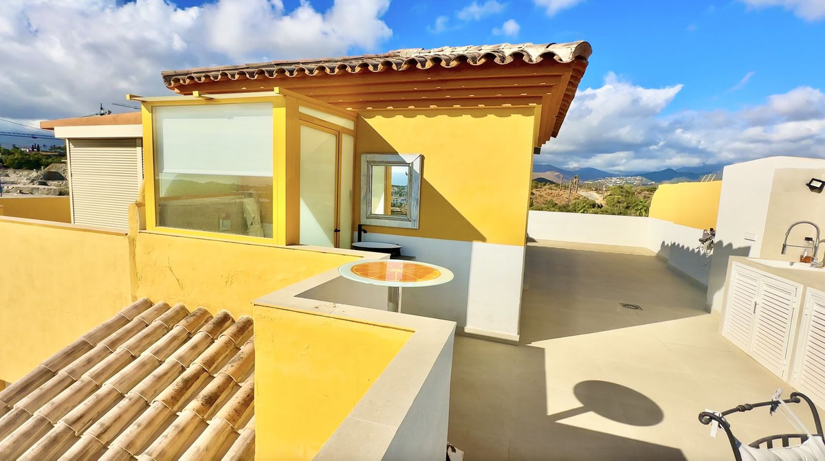 3 Bed Apartment for sale in Estepona Costa Del Sol, Málaga, Spain