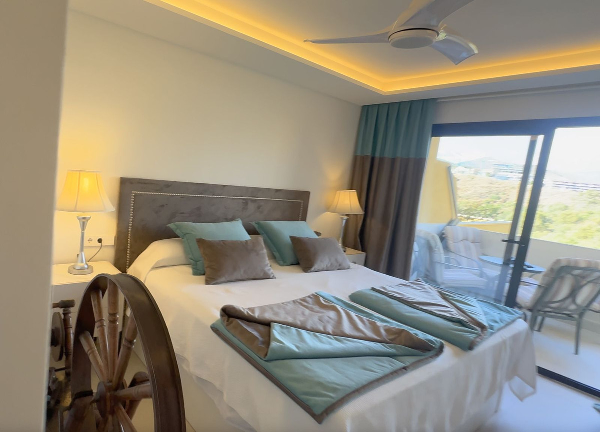 3 Bed Apartment for sale in Estepona Costa Del Sol, Málaga, Spain