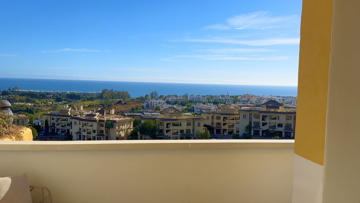 3 Bed Apartment for sale in Estepona Costa Del Sol, Málaga, Spain