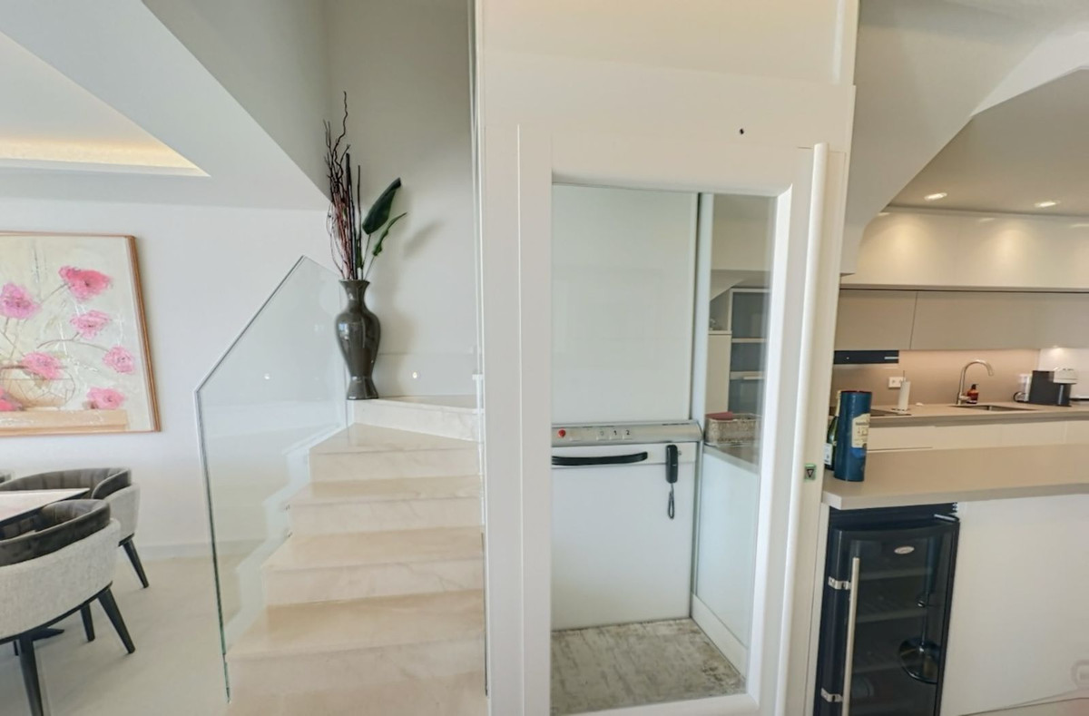 3 Bed Apartment for sale in Estepona Costa Del Sol, Málaga, Spain