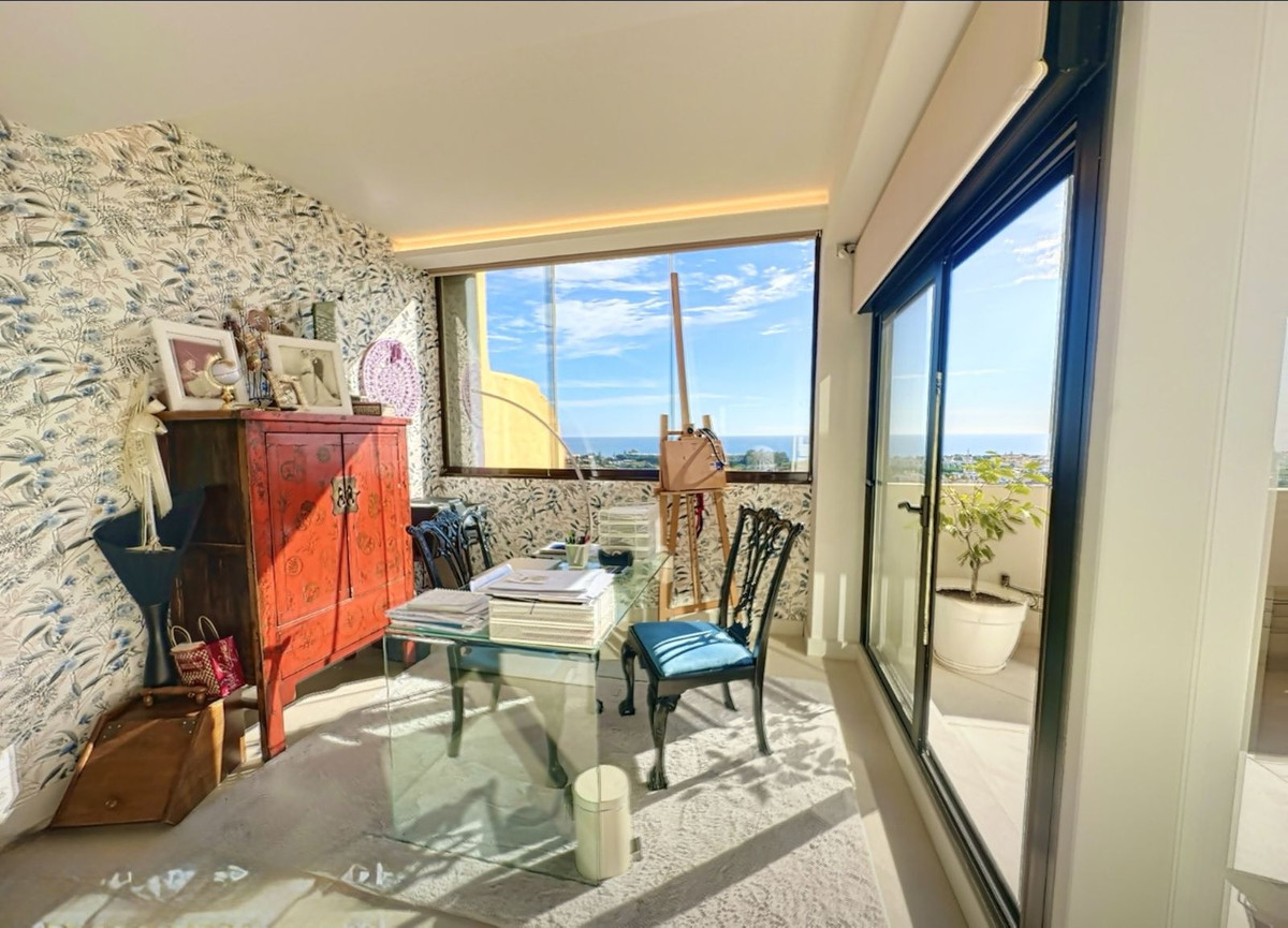 3 Bed Apartment for sale in Estepona Costa Del Sol, Málaga, Spain