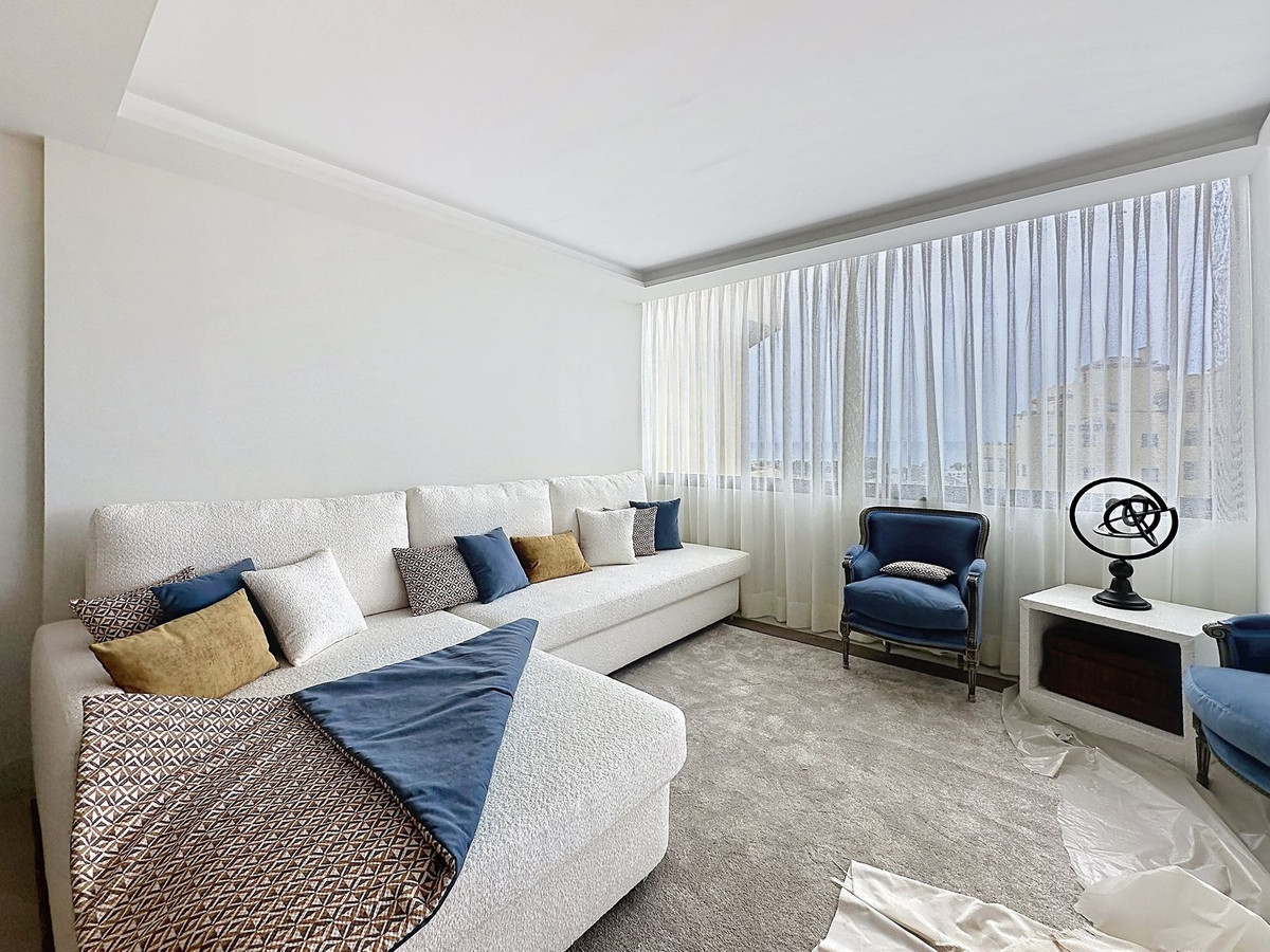 3 Bed Apartment for sale in Estepona Costa Del Sol, Málaga, Spain