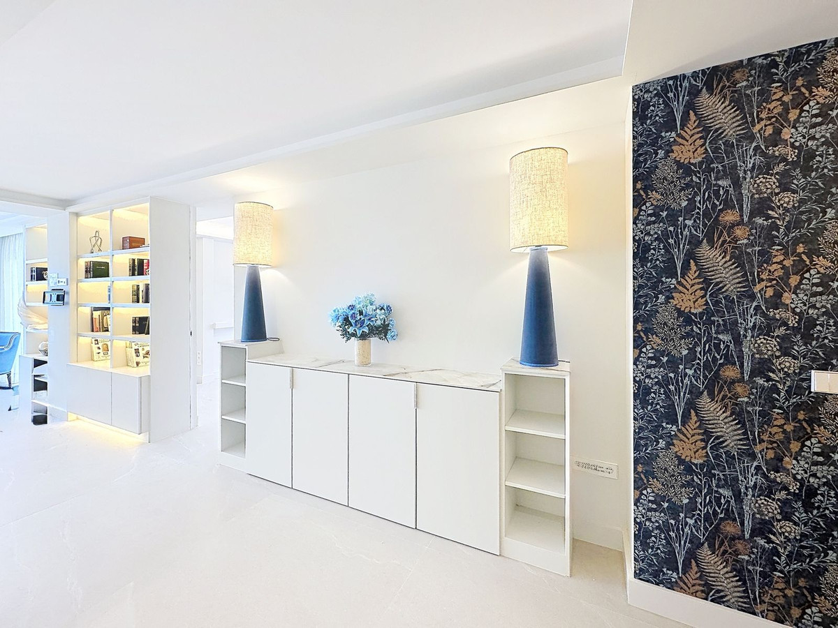 3 Bed Apartment for sale in Estepona Costa Del Sol, Málaga, Spain