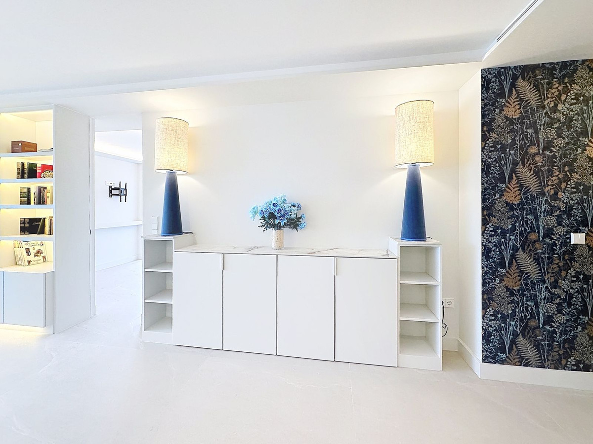 3 Bed Apartment for sale in Estepona Costa Del Sol, Málaga, Spain
