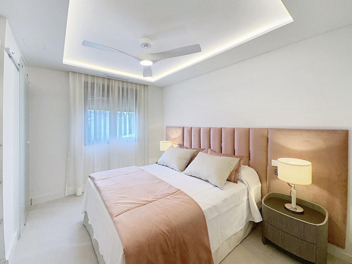 3 Bed Apartment for sale in Estepona Costa Del Sol, Málaga, Spain