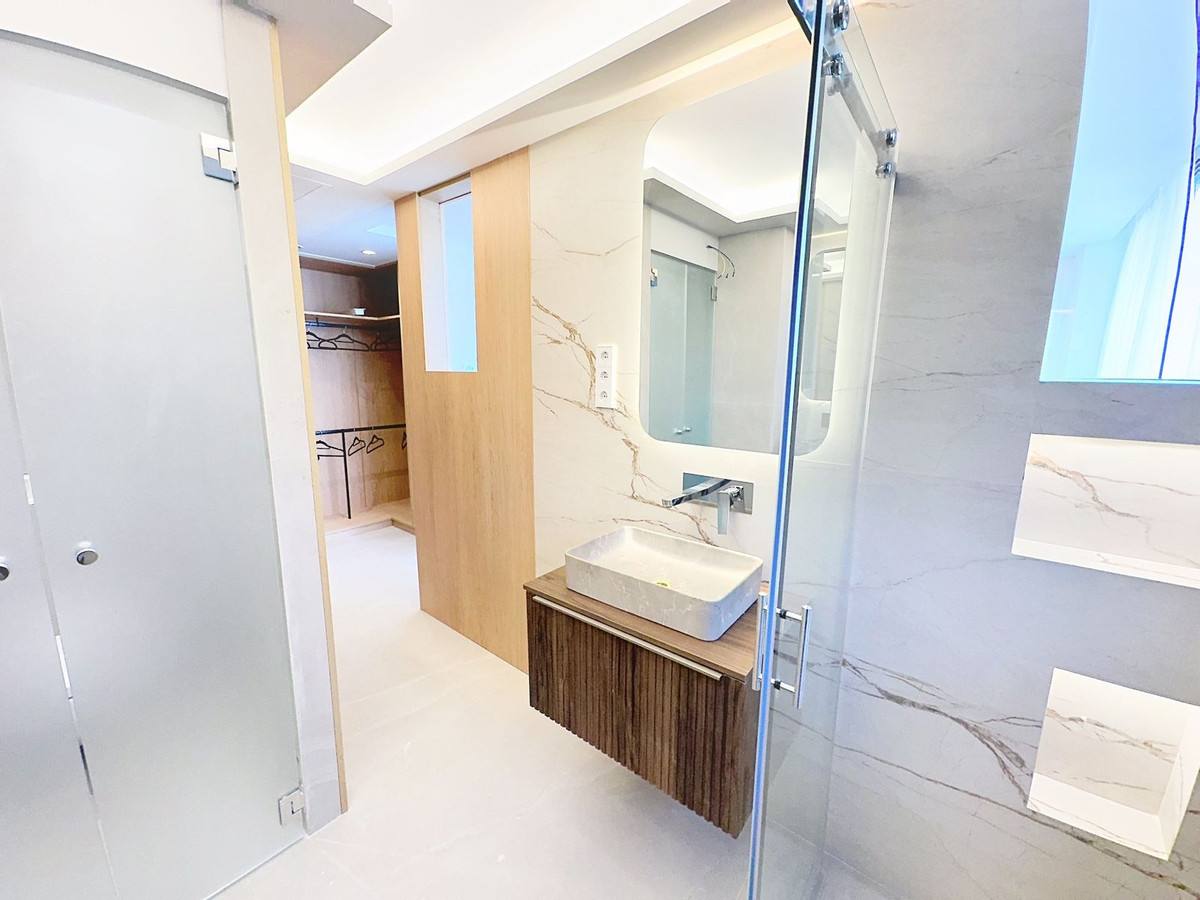 3 Bed Apartment for sale in Estepona Costa Del Sol, Málaga, Spain