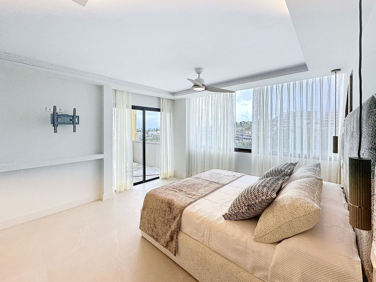 3 Bed Apartment for sale in Estepona Costa Del Sol, Málaga, Spain