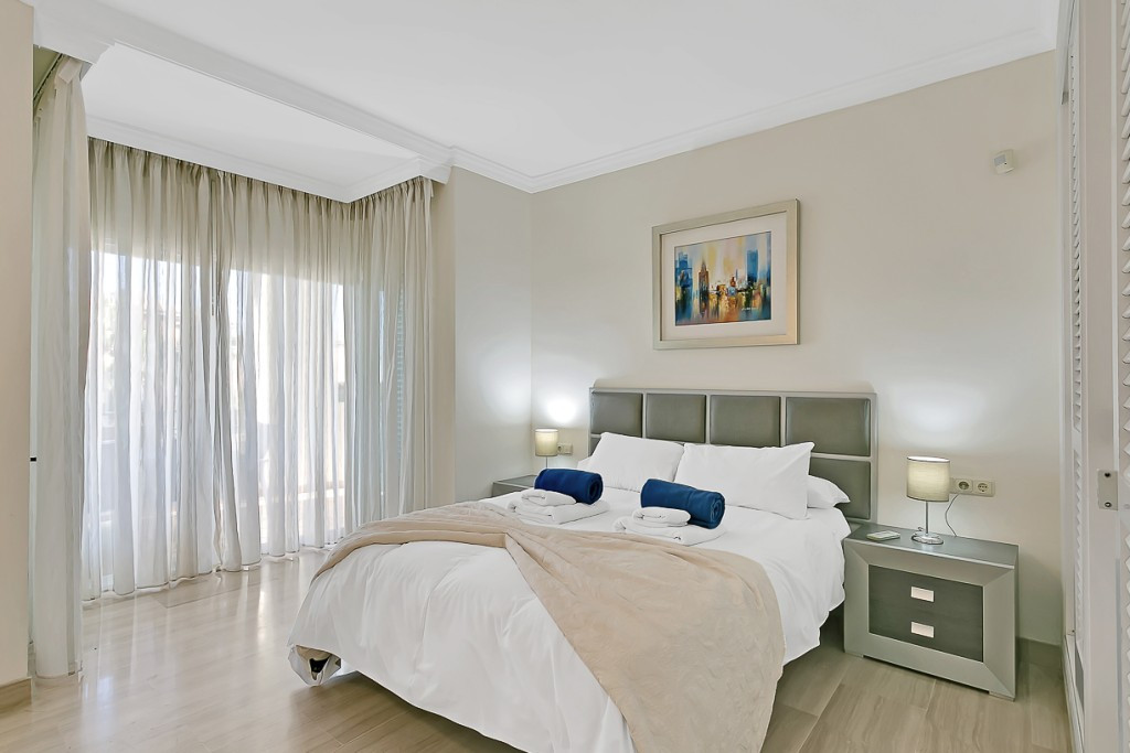 3 Bed Apartment for sale in Marbella Costa Del Sol, Málaga, Spain
