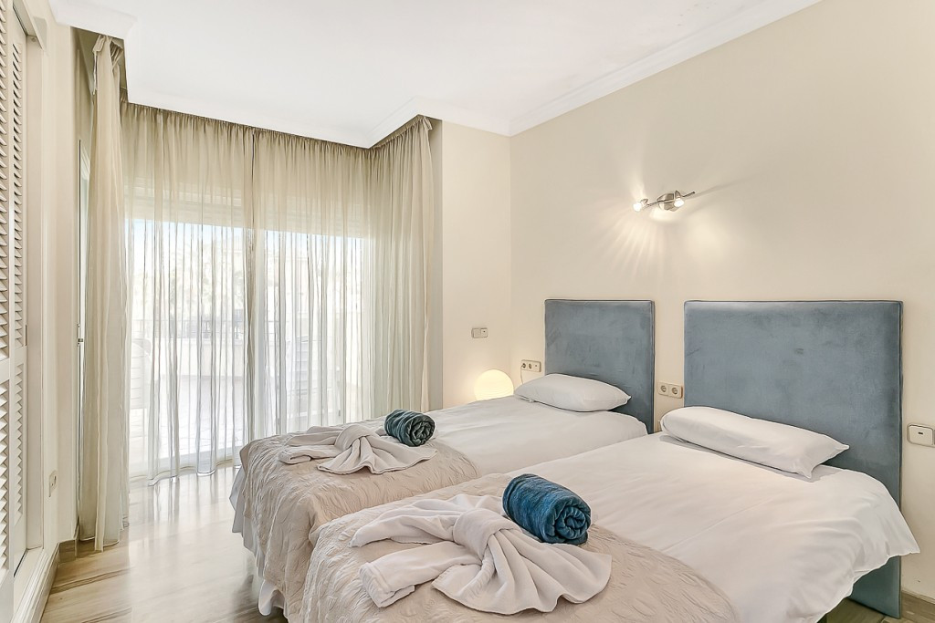 3 Bed Apartment for sale in Marbella Costa Del Sol, Málaga, Spain