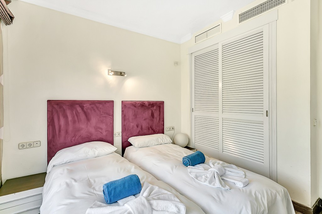 3 Bed Apartment for sale in Marbella Costa Del Sol, Málaga, Spain