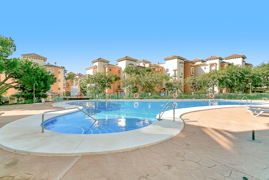 3 Bed Apartment for sale in Marbella Costa Del Sol, Málaga, Spain