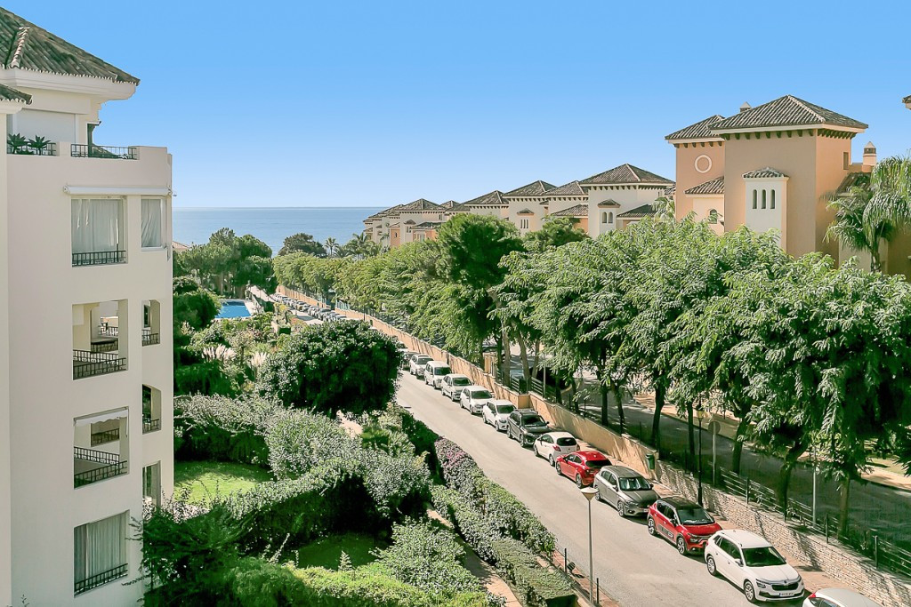 3 Bed Apartment for sale in Marbella Costa Del Sol, Málaga, Spain