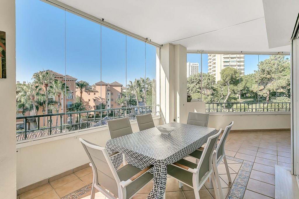 3 Bed Apartment for sale in Marbella Costa Del Sol, Málaga, Spain