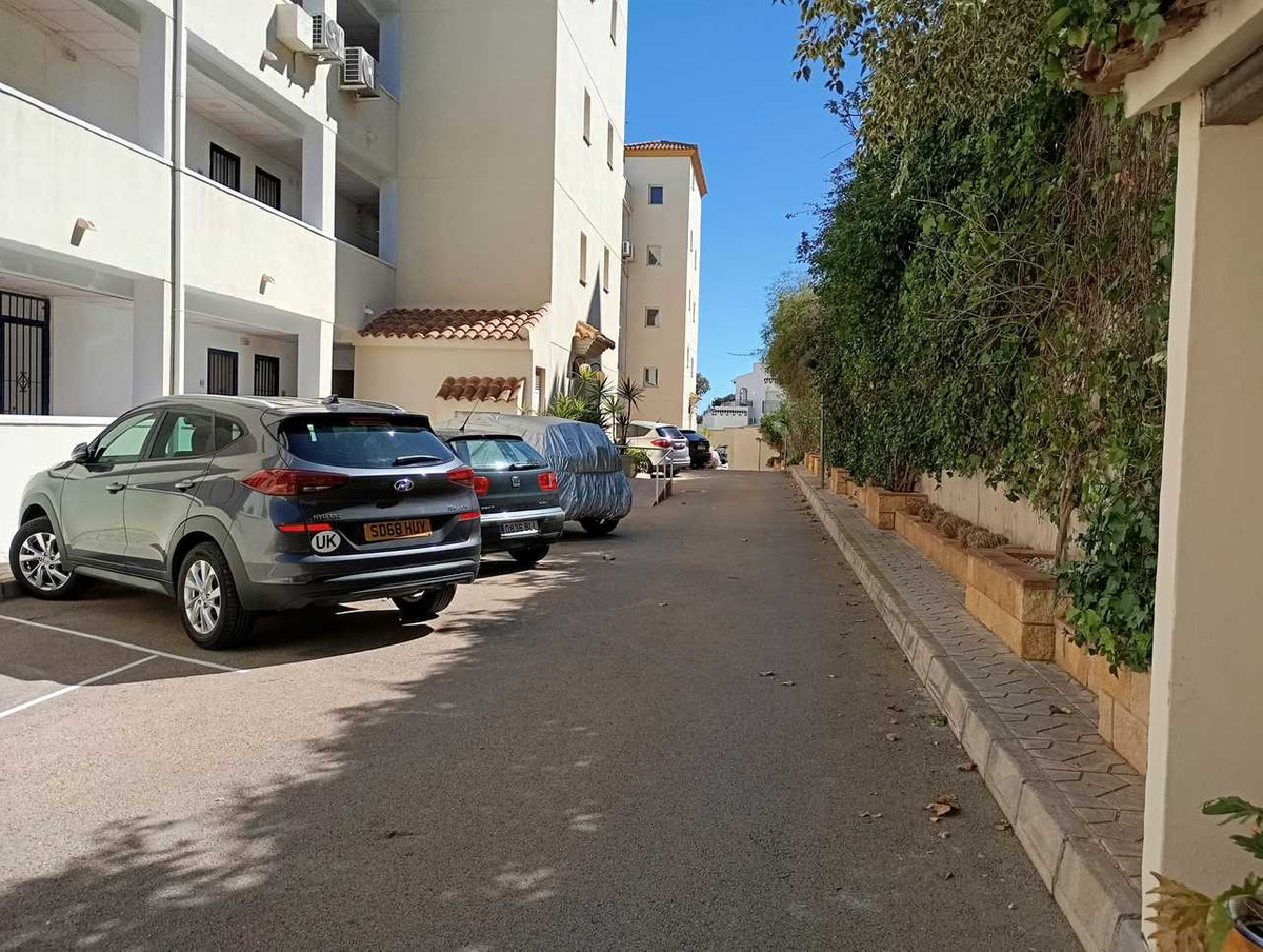 2 Bed Apartment for sale in Villamartin Costa Blanca, Alicante, Spain