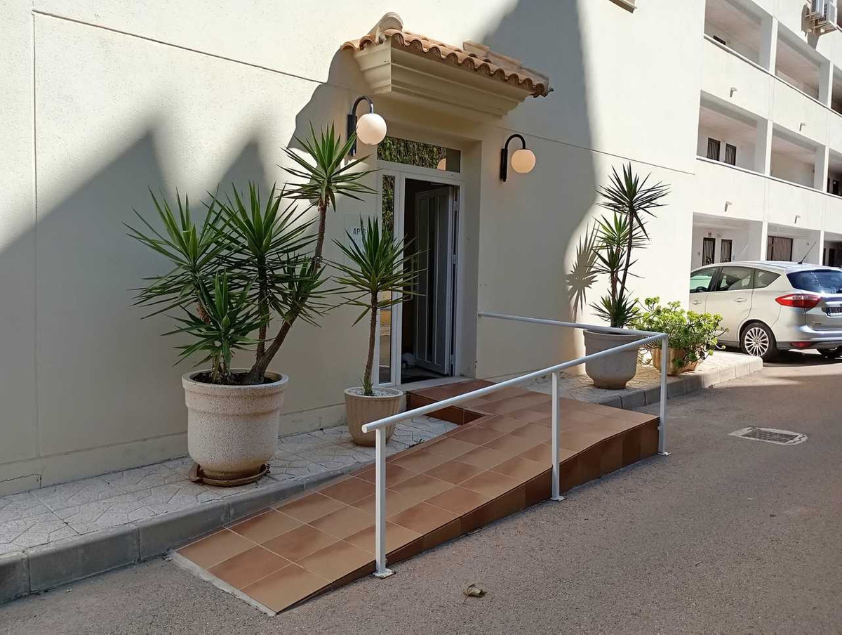 2 Bed Apartment for sale in Villamartin Costa Blanca, Alicante, Spain