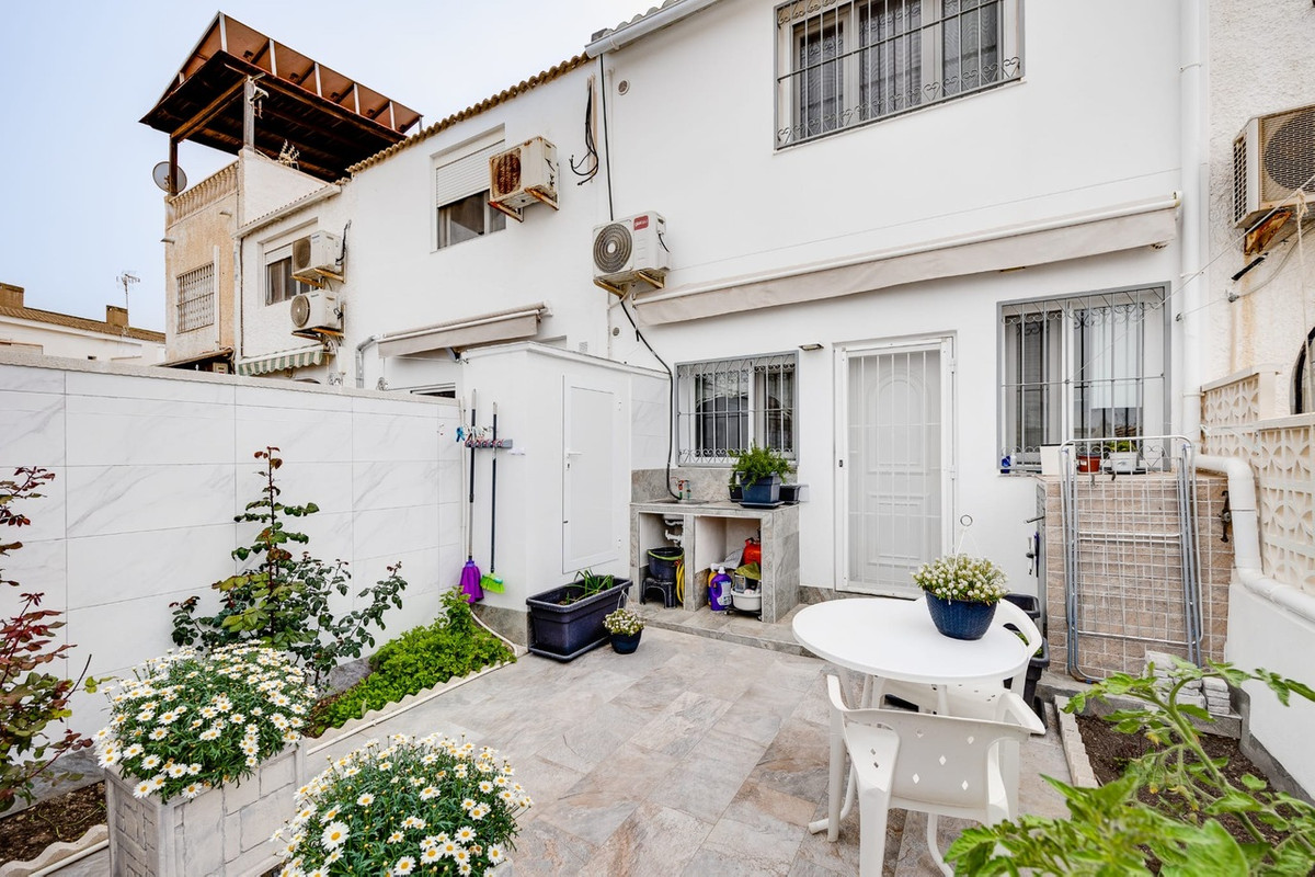 Se vende Adosada de 3 dormitorios en Costa Blanca, Alicante, España
