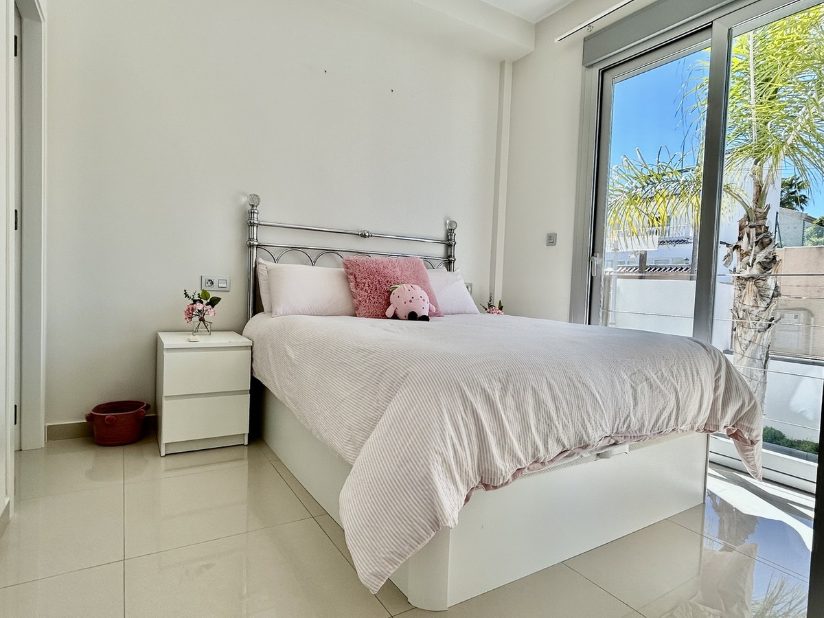 Se vende Villa - Chalet de 3 dormitorios en Costa Blanca, Alicante, España