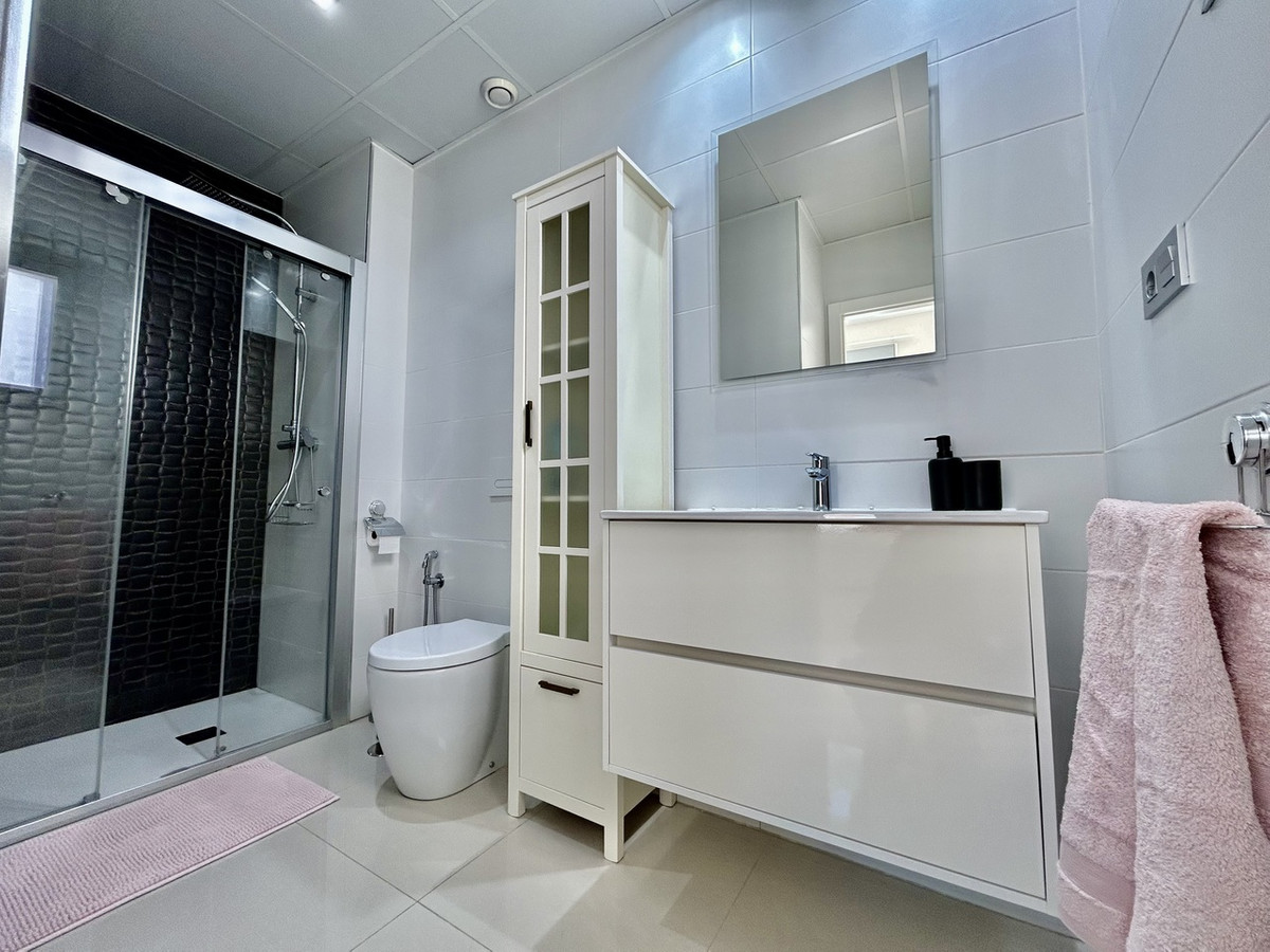 Se vende Villa - Chalet de 3 dormitorios en Costa Blanca, Alicante, España