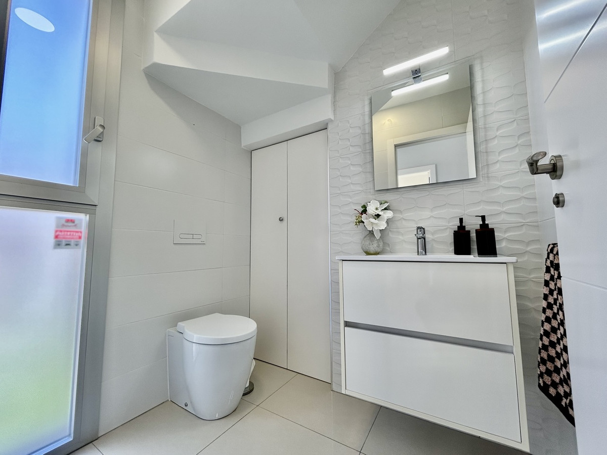 Se vende Villa - Chalet de 3 dormitorios en Costa Blanca, Alicante, España