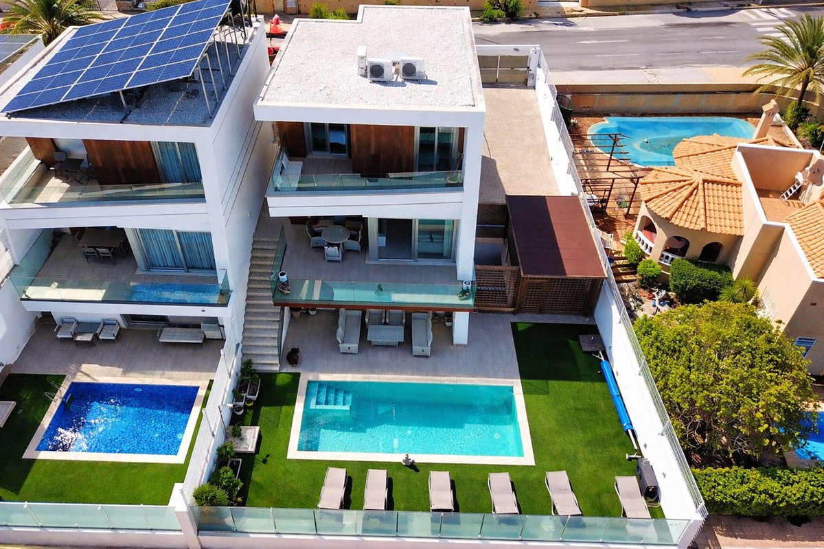 Se vende Villa - Chalet de 3 dormitorios en Costa Blanca, Alicante, España