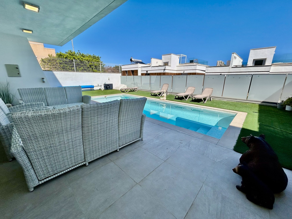 Se vende Villa - Chalet de 3 dormitorios en Costa Blanca, Alicante, España