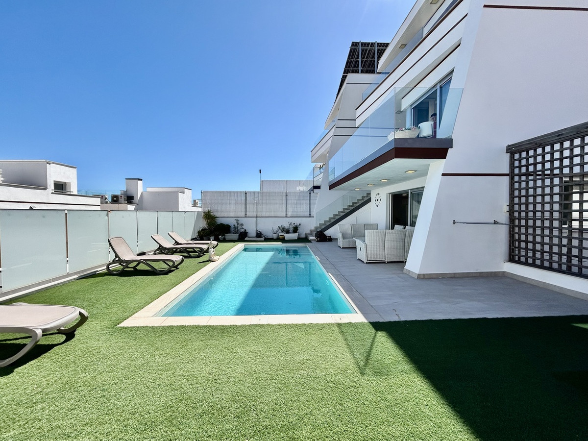 Se vende Villa - Chalet de 3 dormitorios en Costa Blanca, Alicante, España
